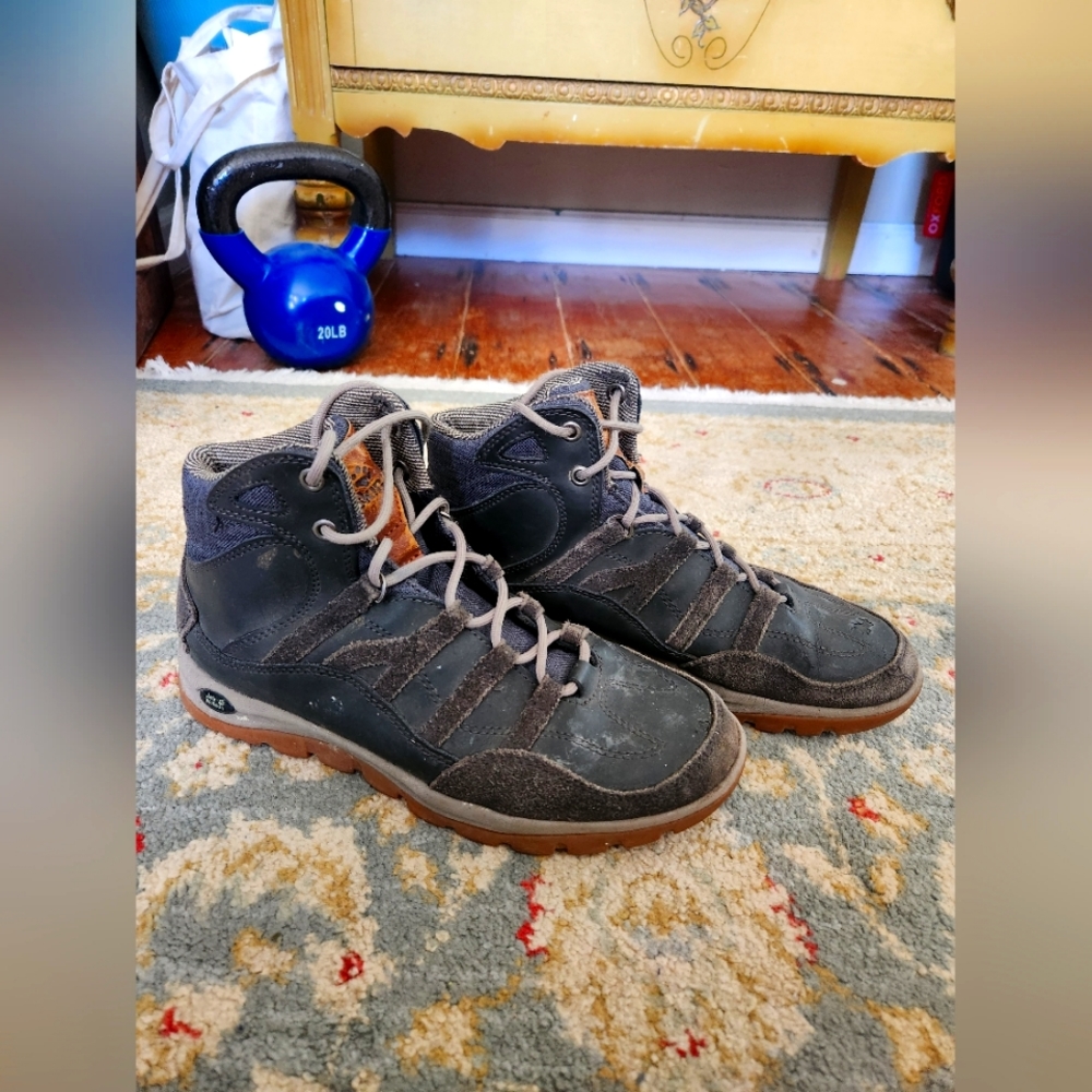 Jack Wolfskin Hiking shoes women's 8